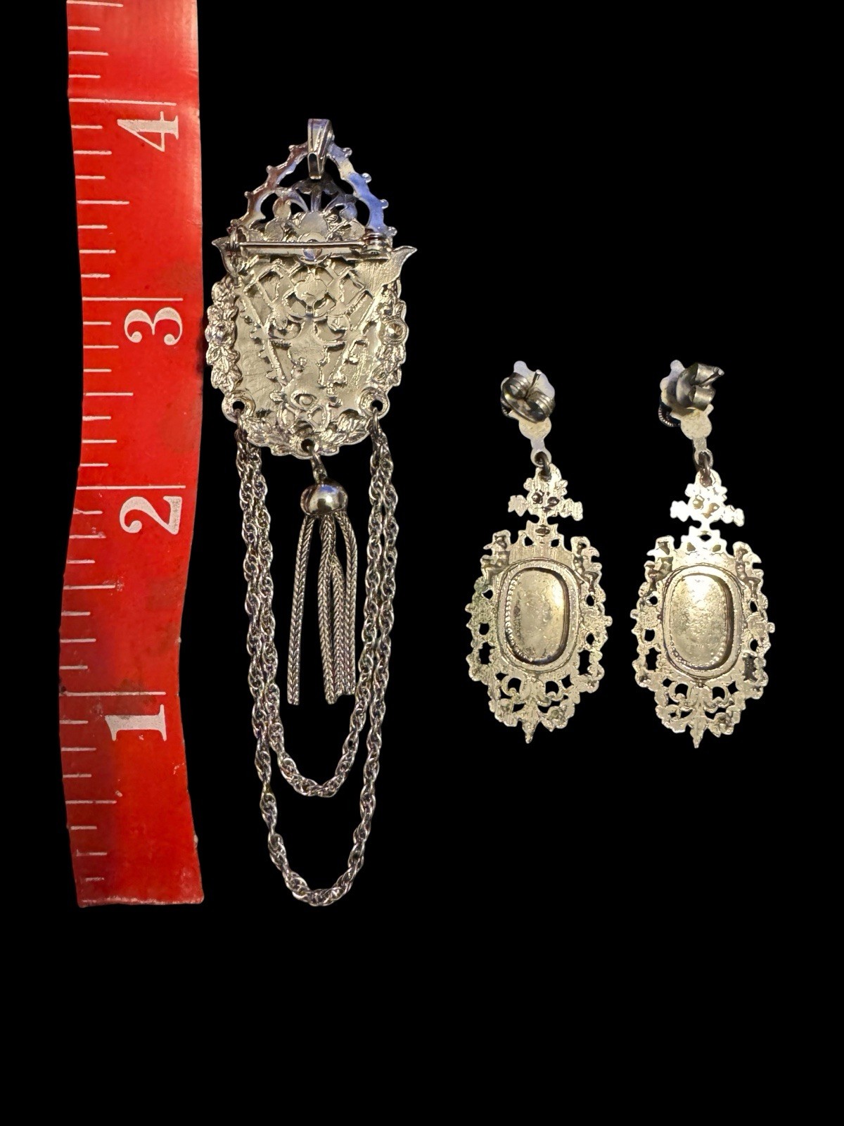 Vintage Intaglio Pendant Pin & Earring Set Silver Tone Carved Hematite Like W8