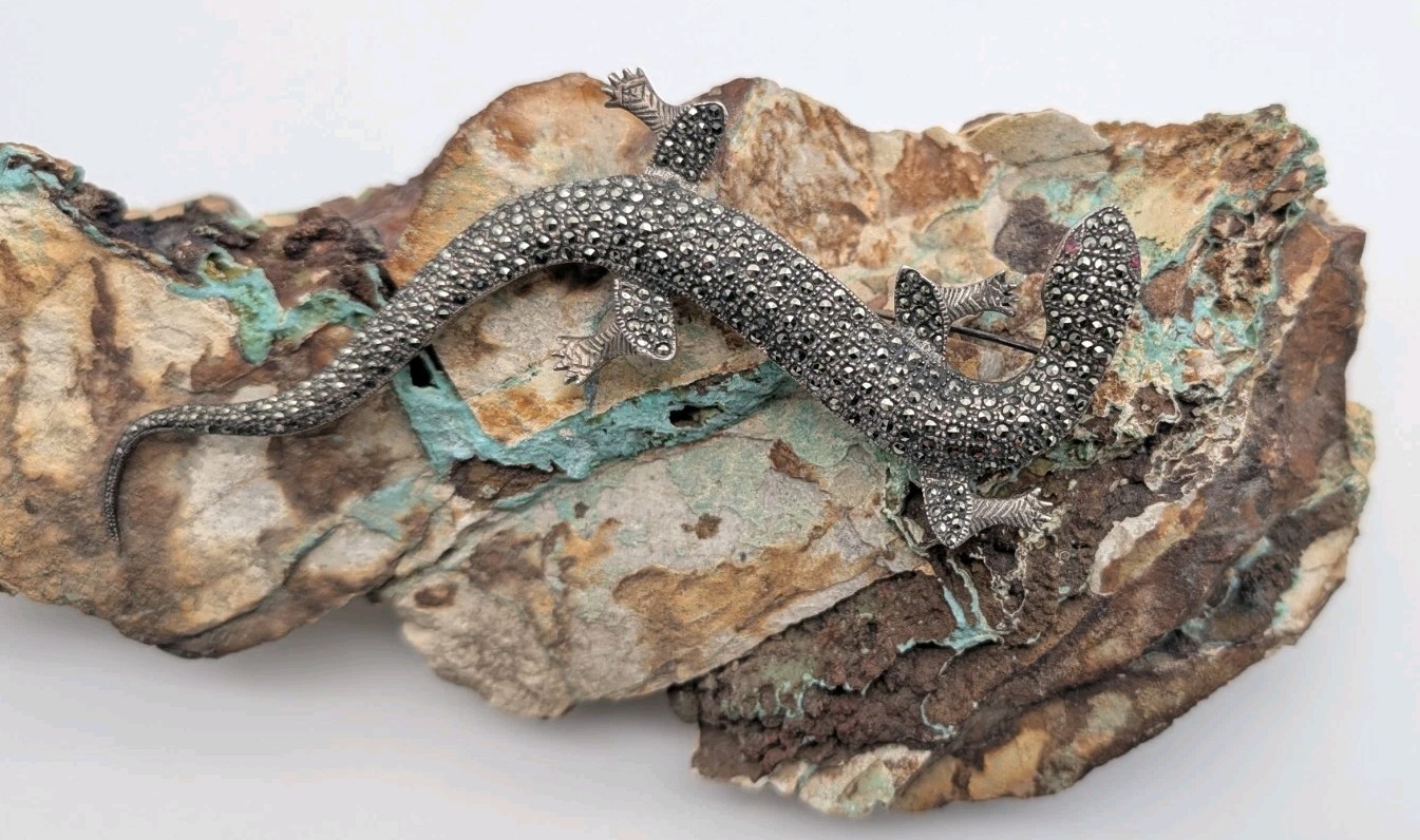 5½” Long Vintage Sterling Silver Marcasite Lizard Gecko Red Eyes Pin Brooch 30g