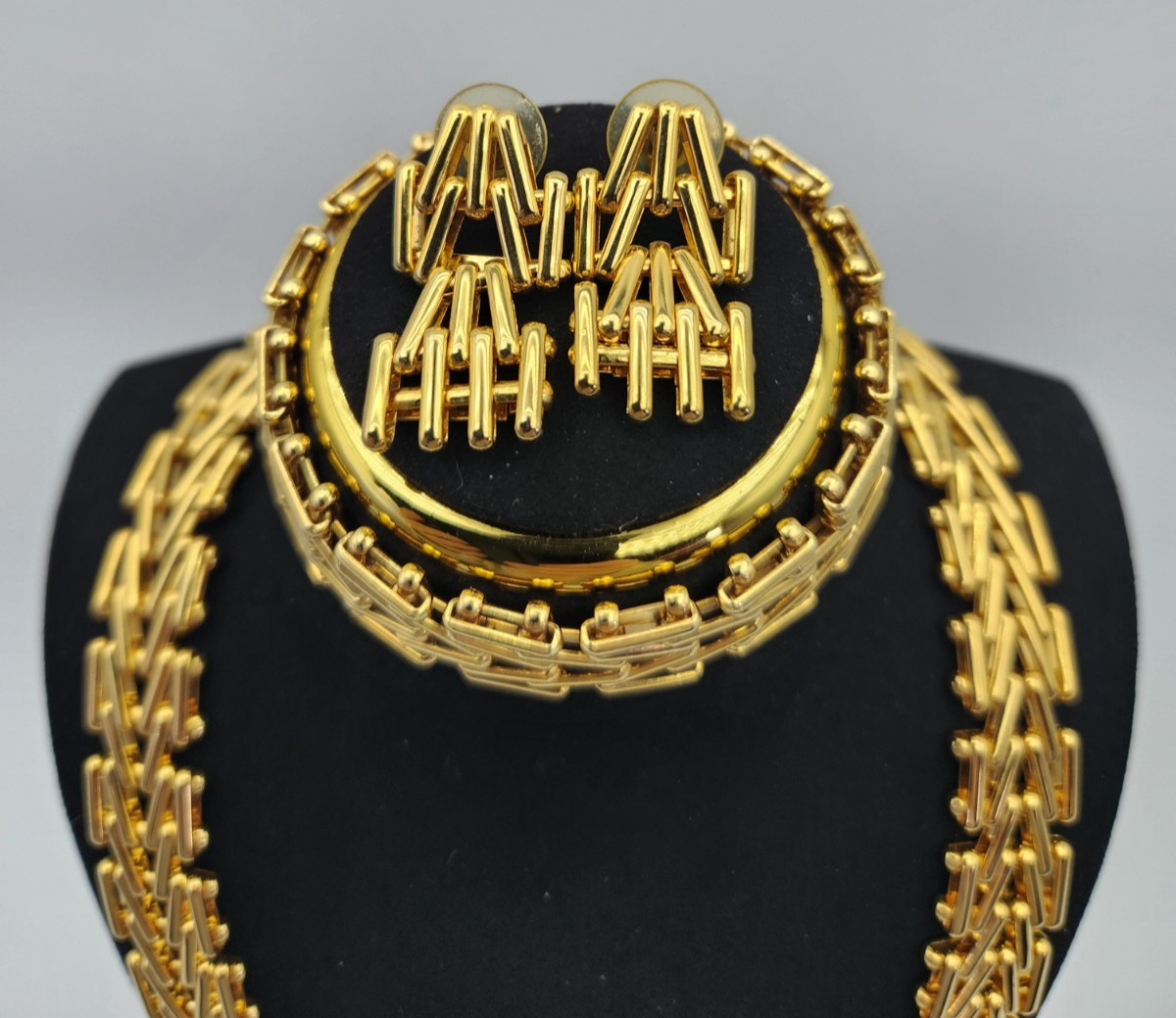 Modernist Classic Gold Tone Art parure set Necklace Bracelet Earrings Heavy 122G