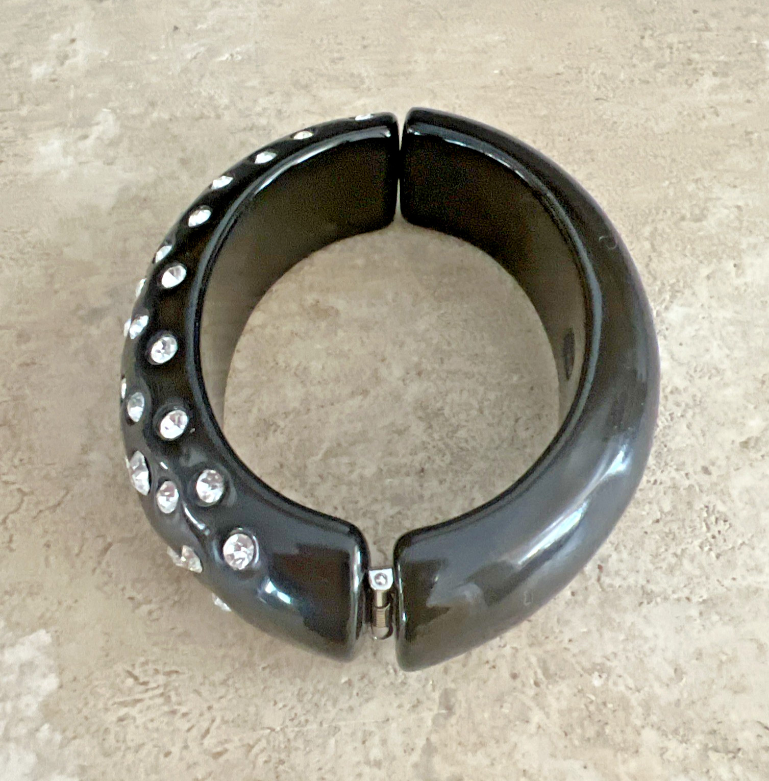 VINTAGE KJL KENNETH JAY LANE BLACK LUCITE CLEAR RHINESTONE HINGED CUFF BRACELET