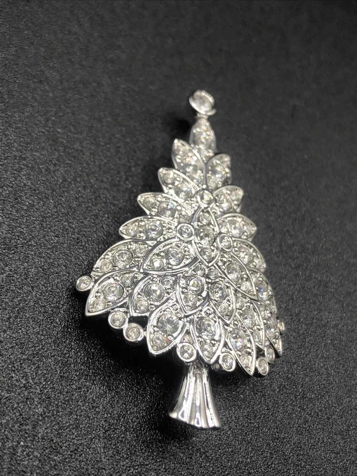 Signed Swarovski Crystal Christmas Tree Pin Brooch 2000 Millennium Edition