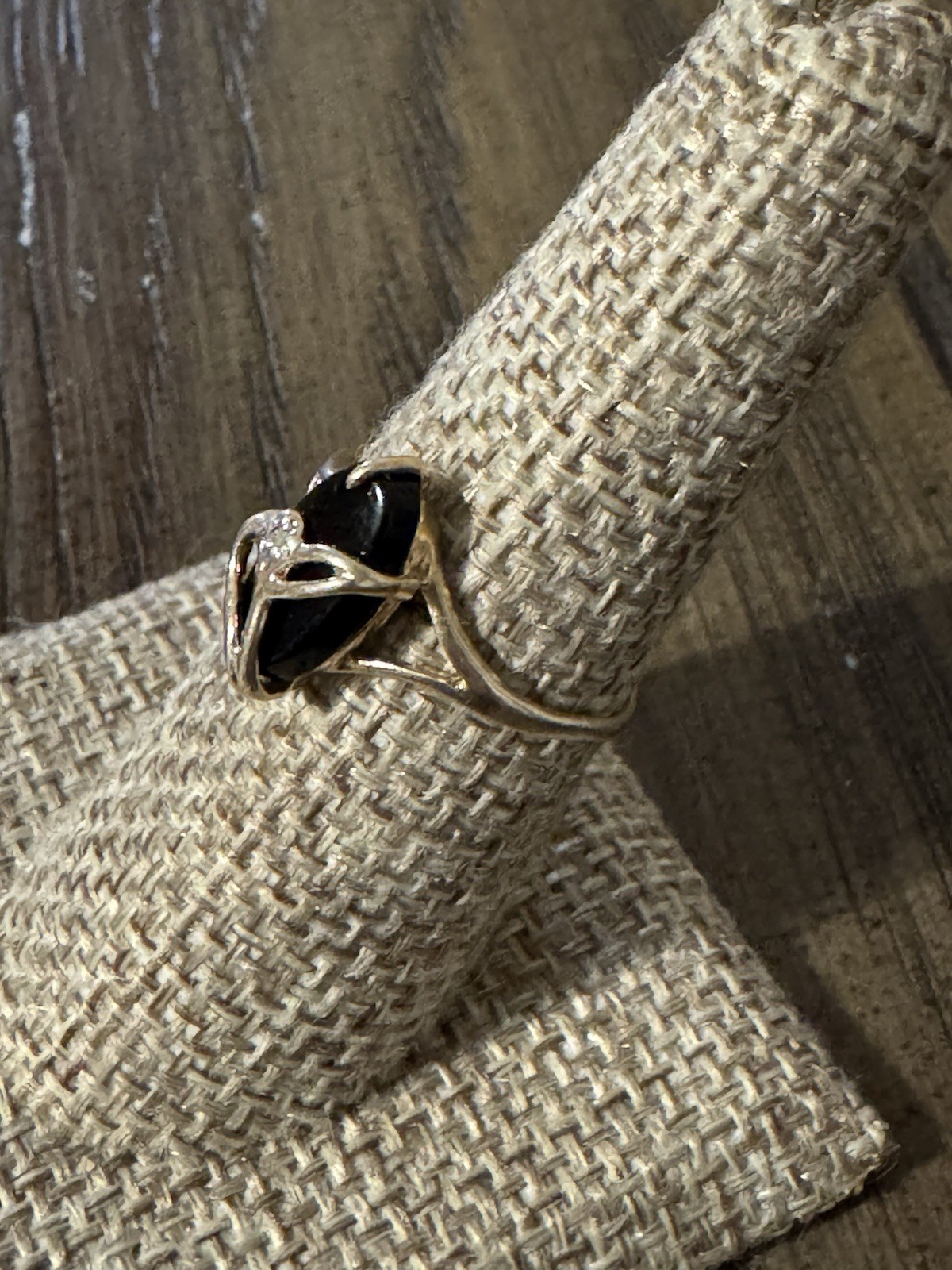Vintage 10k Yellow Gold Black Onyx Flower Ring – Size 6.5