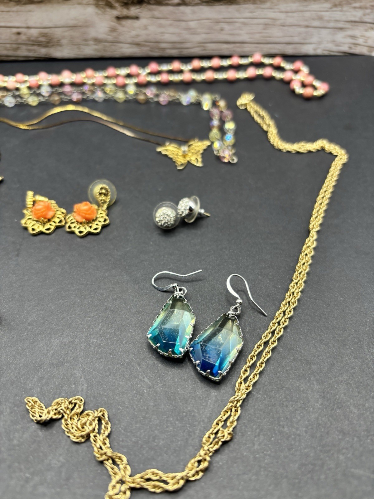 Costume Jewelry 20 Pieces Estate All Wearable Vintage Some Tarnish Earrings Etc