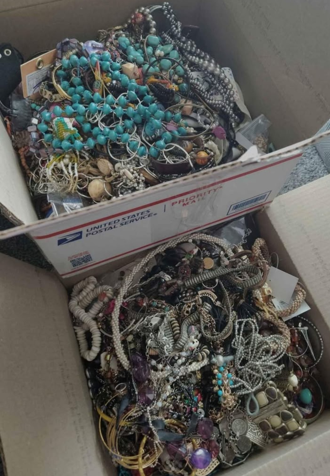 3 Pounds Jewelry Costume Vintage Mix LBS necklaces bracelets pins rings etc lbs
