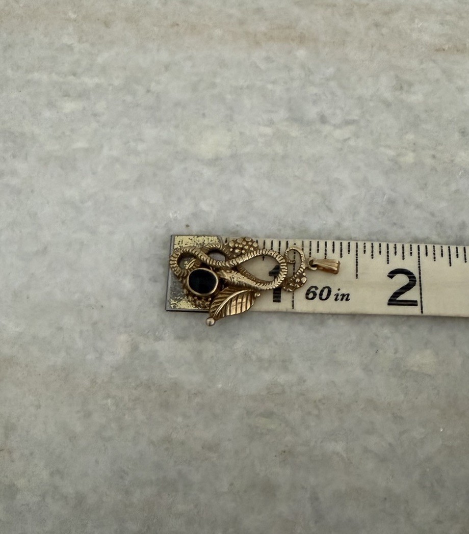 Vintage Gold Sterling Silver 925 Textured Snake Onyx Leaves Pendant