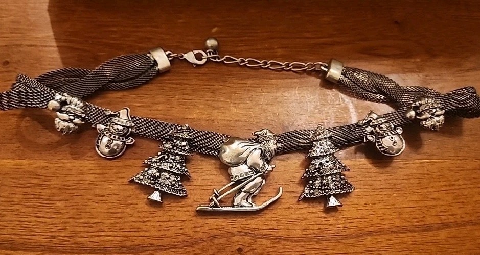 Vintage Christmas Winter Silver tone Rhinestone Mesh Chain Charm Scoop Necklace