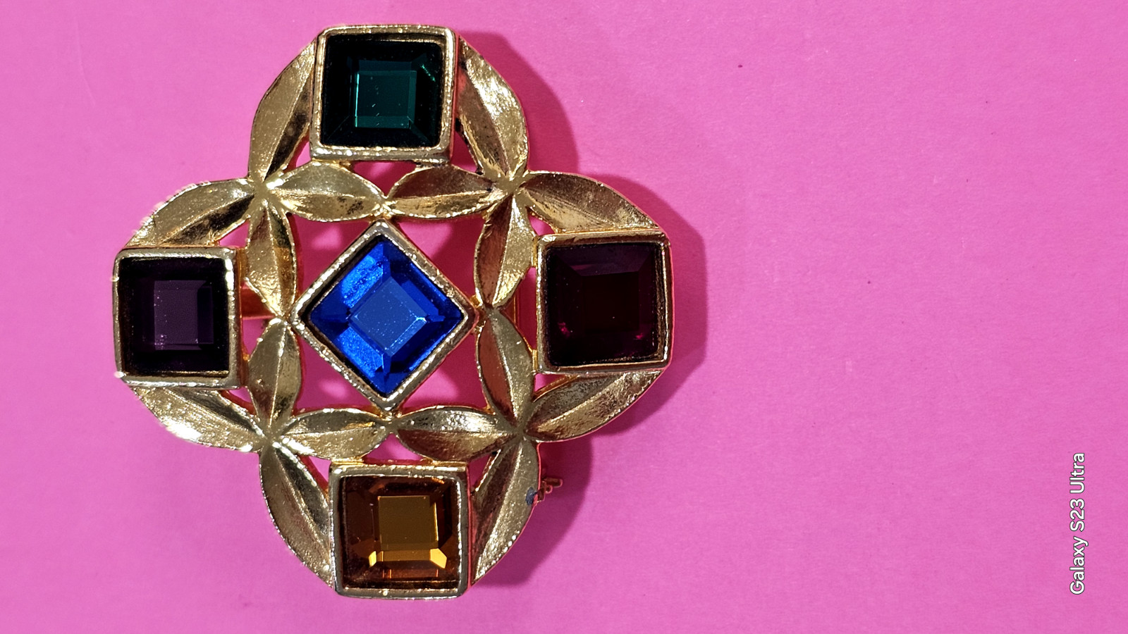 VINTAGE LADY REMINGTON earing pendent & pin set gold tone, colored square stones