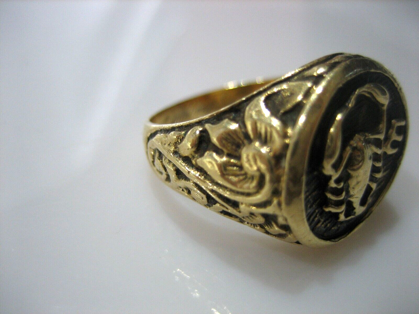 STUNNING VINTAGE 14K YELLOW GOLD SCORPIO FLOWER SIGNET RING 10.9 GRAMS SIZE 9.5