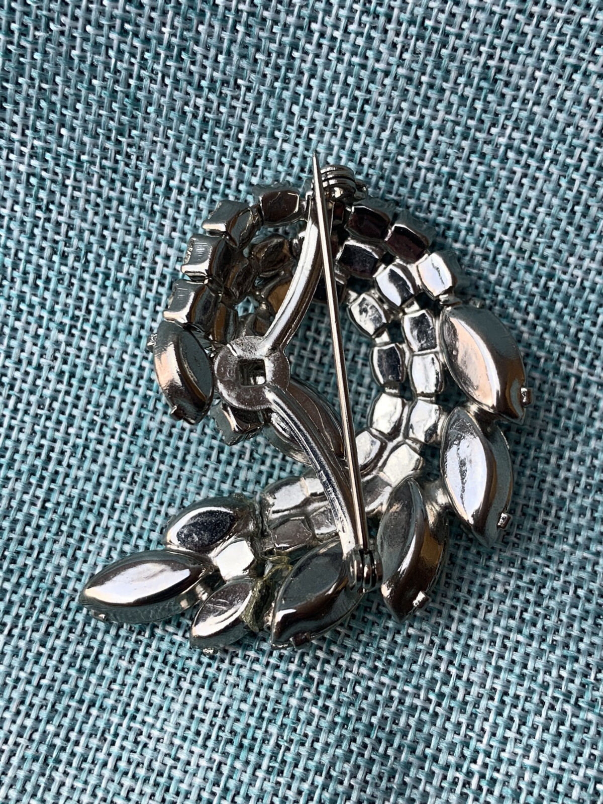Vintage Brooch Pin Classic And Chic A Statement Piece Heirloom Weiss?