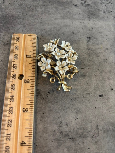 Vintage white Enamel & Rhinestone Flower Cluster Brooch Pin