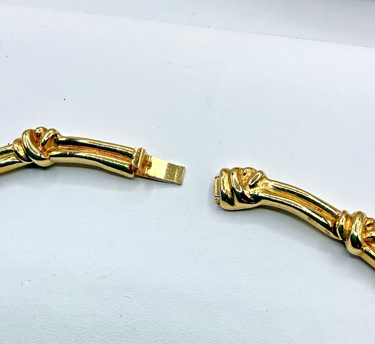 Vintage Gold Tone Love Knot Bar Link 18″ Statement Heavy Necklace Unbranded