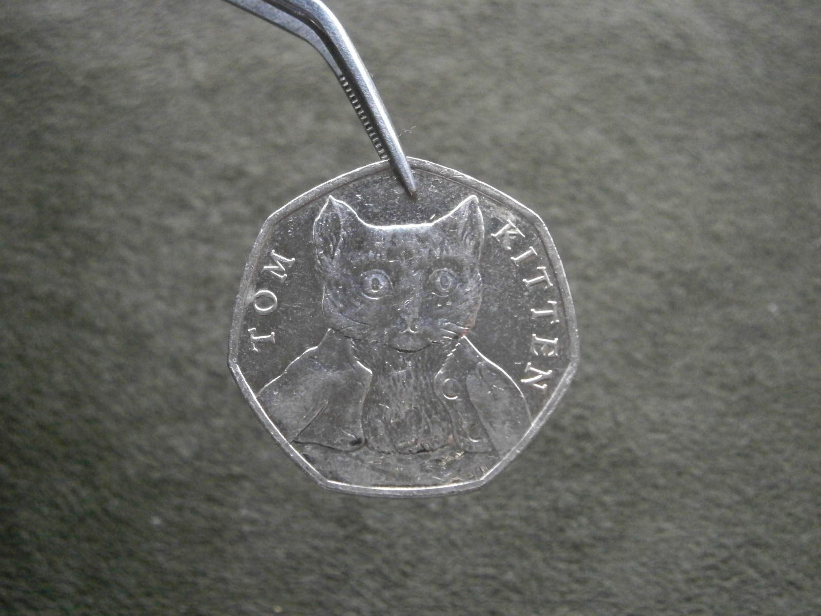 Tom Kitten Beatrix Potter UK Queen Elizabeth II 50 Pence Coin 8.0g ~ 2017