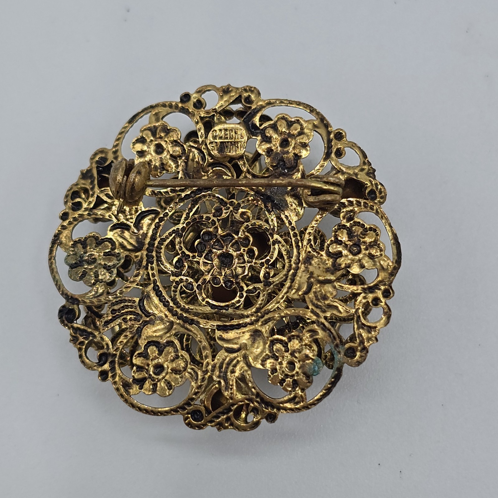 VTG Blue Glass Rhinestone Brooch Czechoslovakia Filigree Gold Tone 1-7/16″ READ