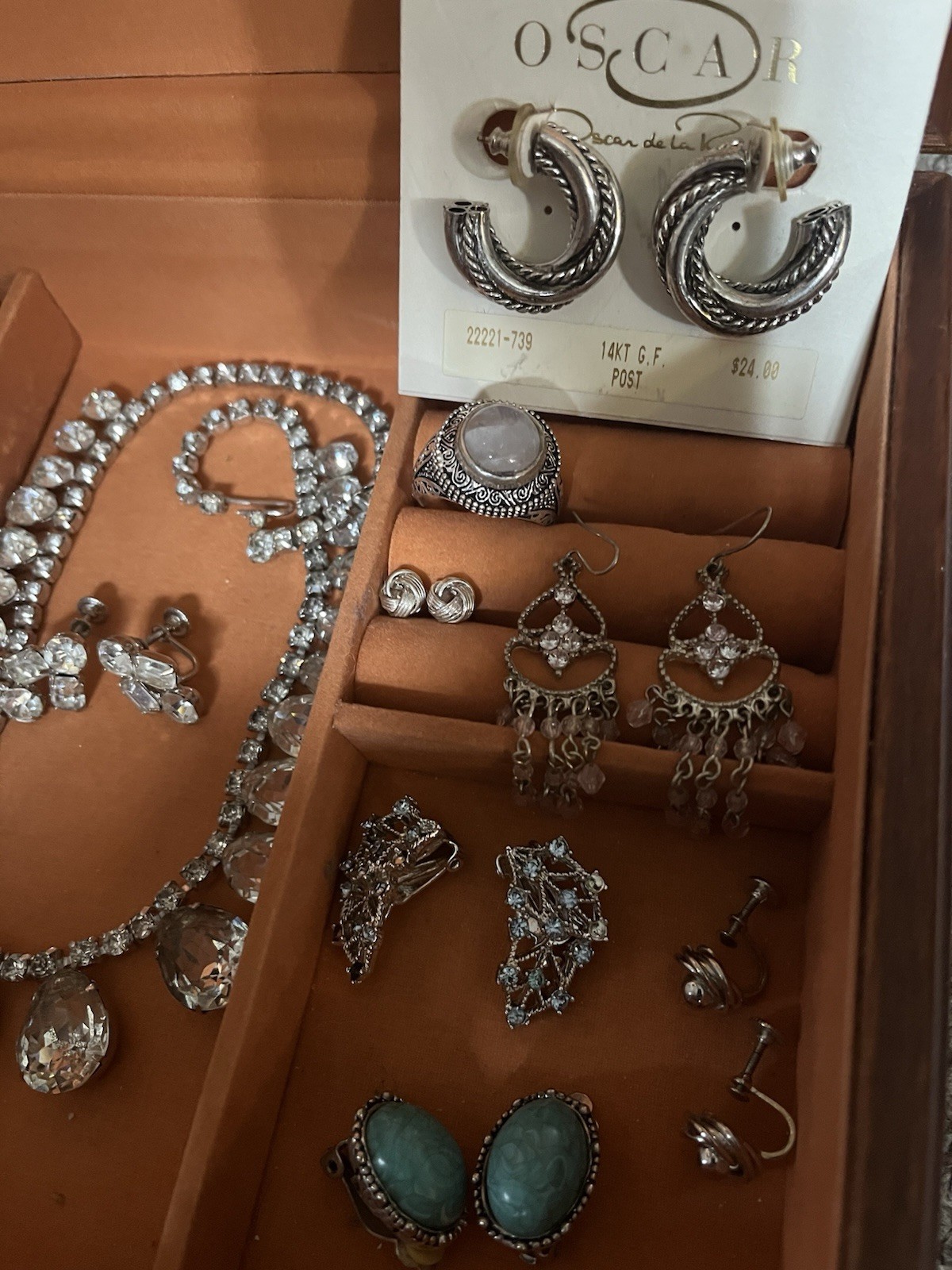 VINTAGE JEWELRY- ESTATE FIND-GOLD & SILVER TONE Lot Of 18! Oscar De la Renta 🔥