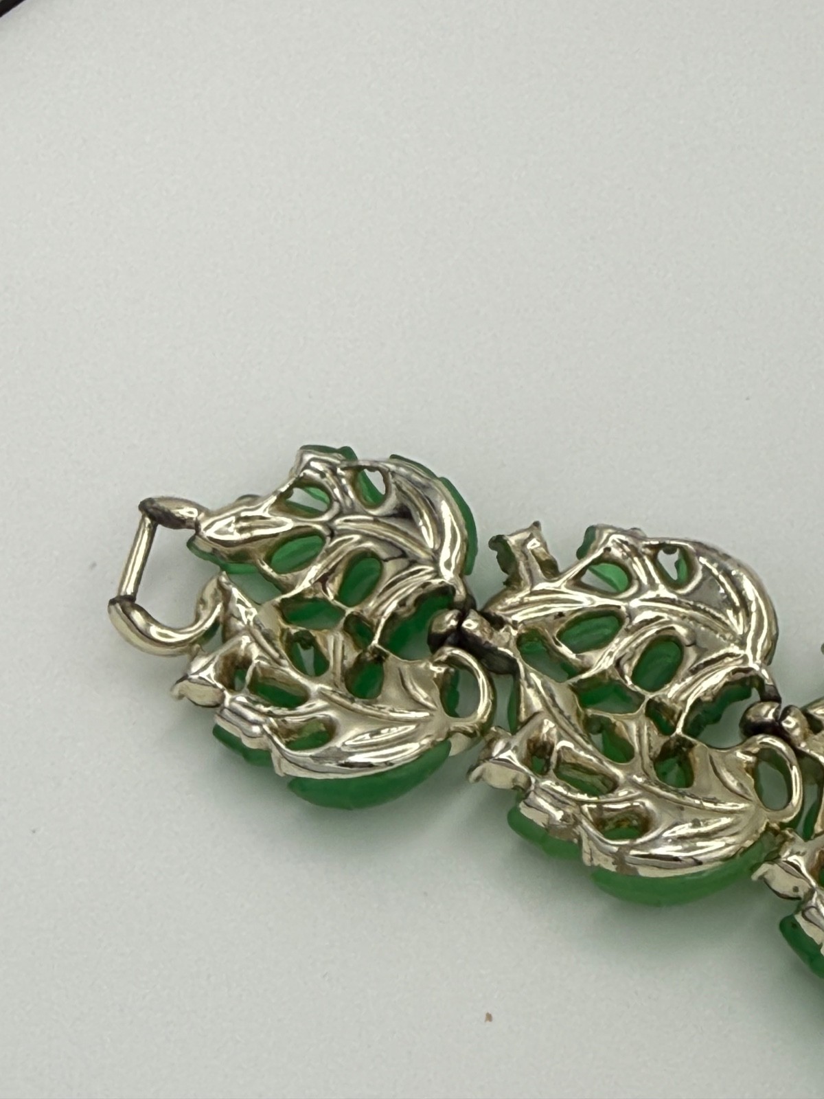 Lisner Vintage Bright green Jelly Lucite oak leaf earrings and Bracelet set