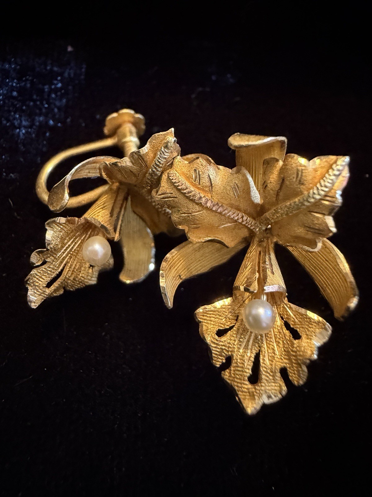 Vintage 18k/750 Gold Screw Back/Non-Pierced Orchid Earrings w/Pearls