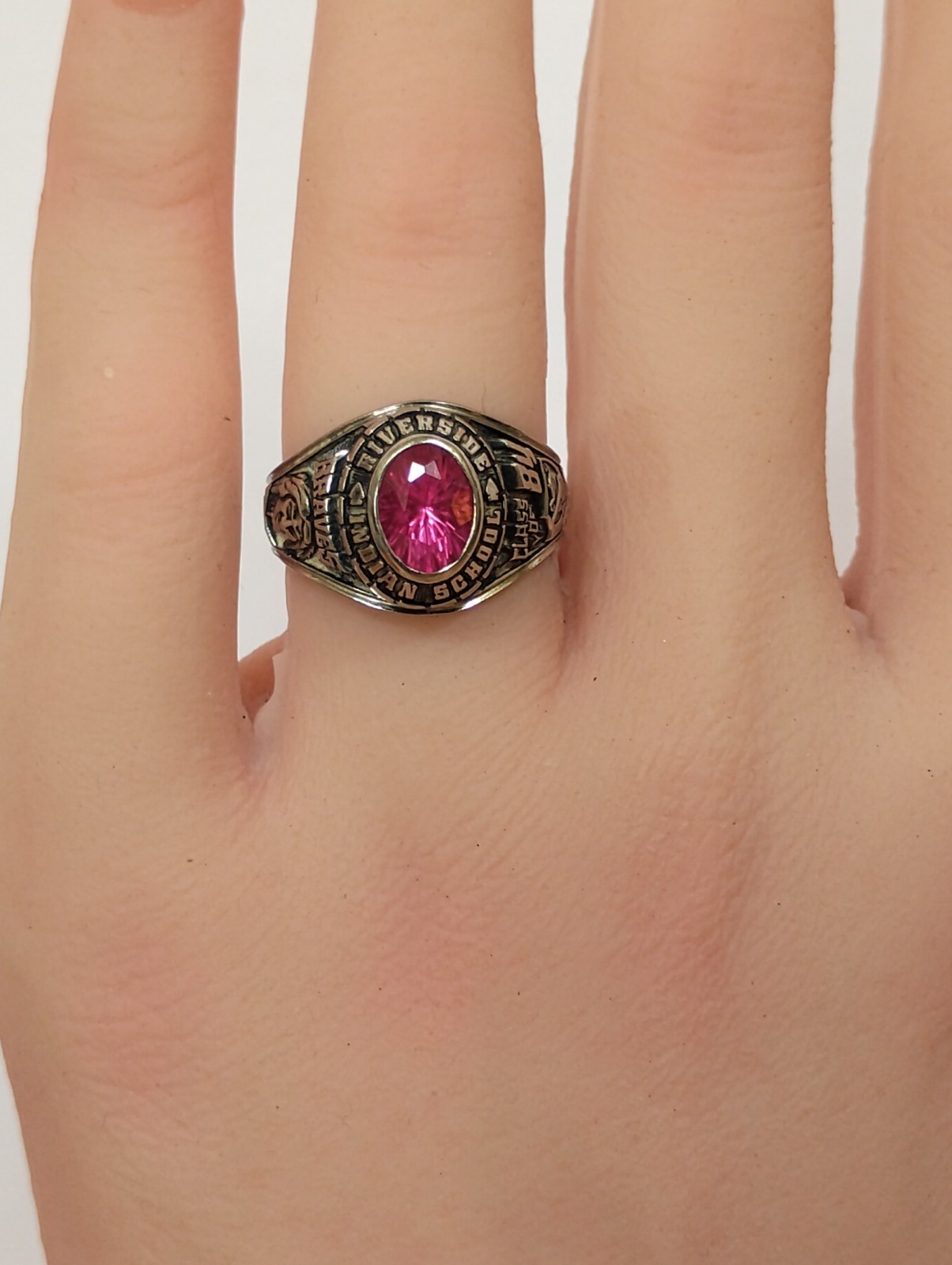 Vintage 1984 Jostens Braves Ladies Class Ring Pink Simulated Ruby White Metal 6
