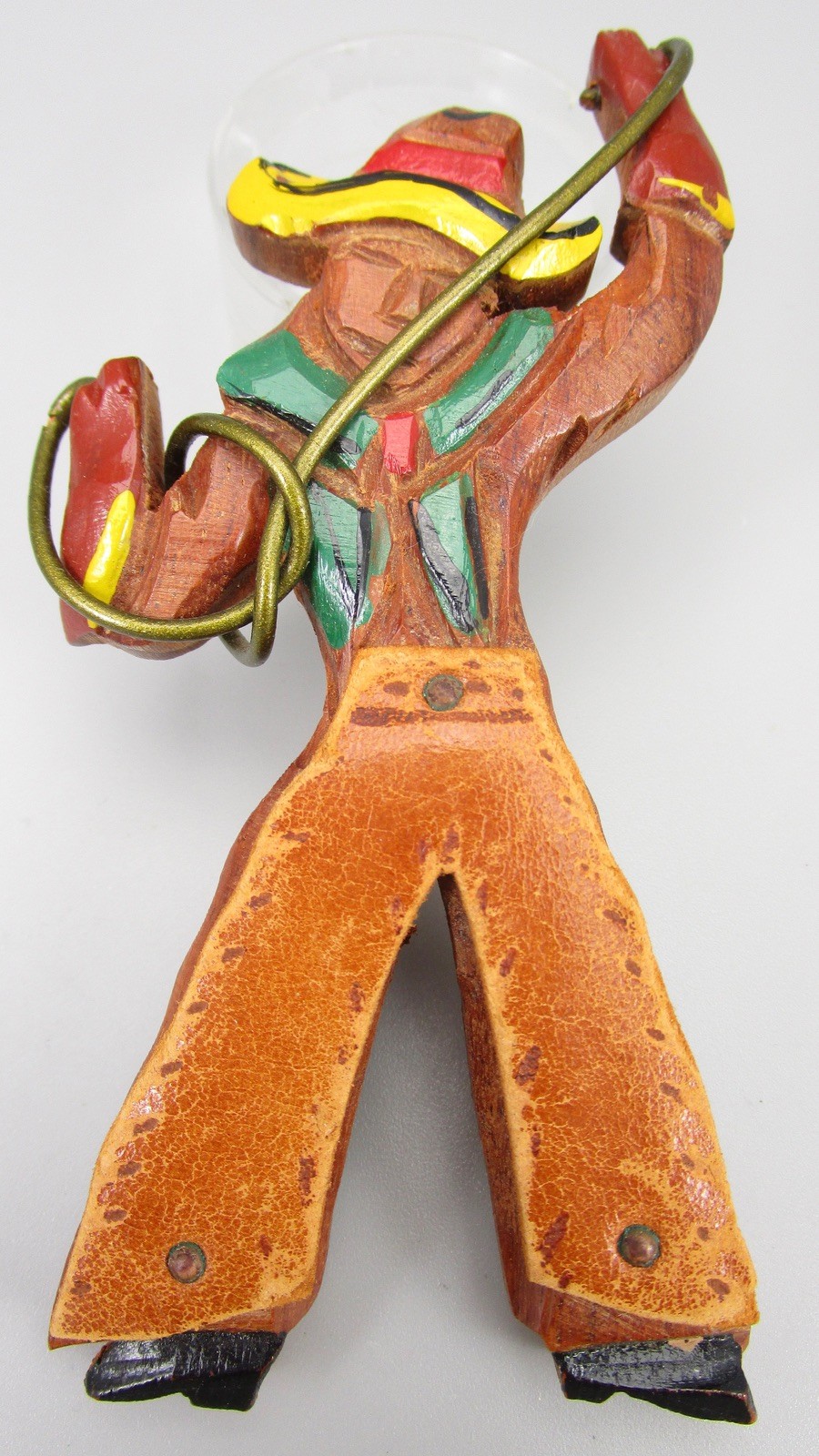 WONDERFUL VINTAGE 1940’S WOOD & LEATHER 4 1/4″ COWBOY W/ LASSO BROOCH PIN