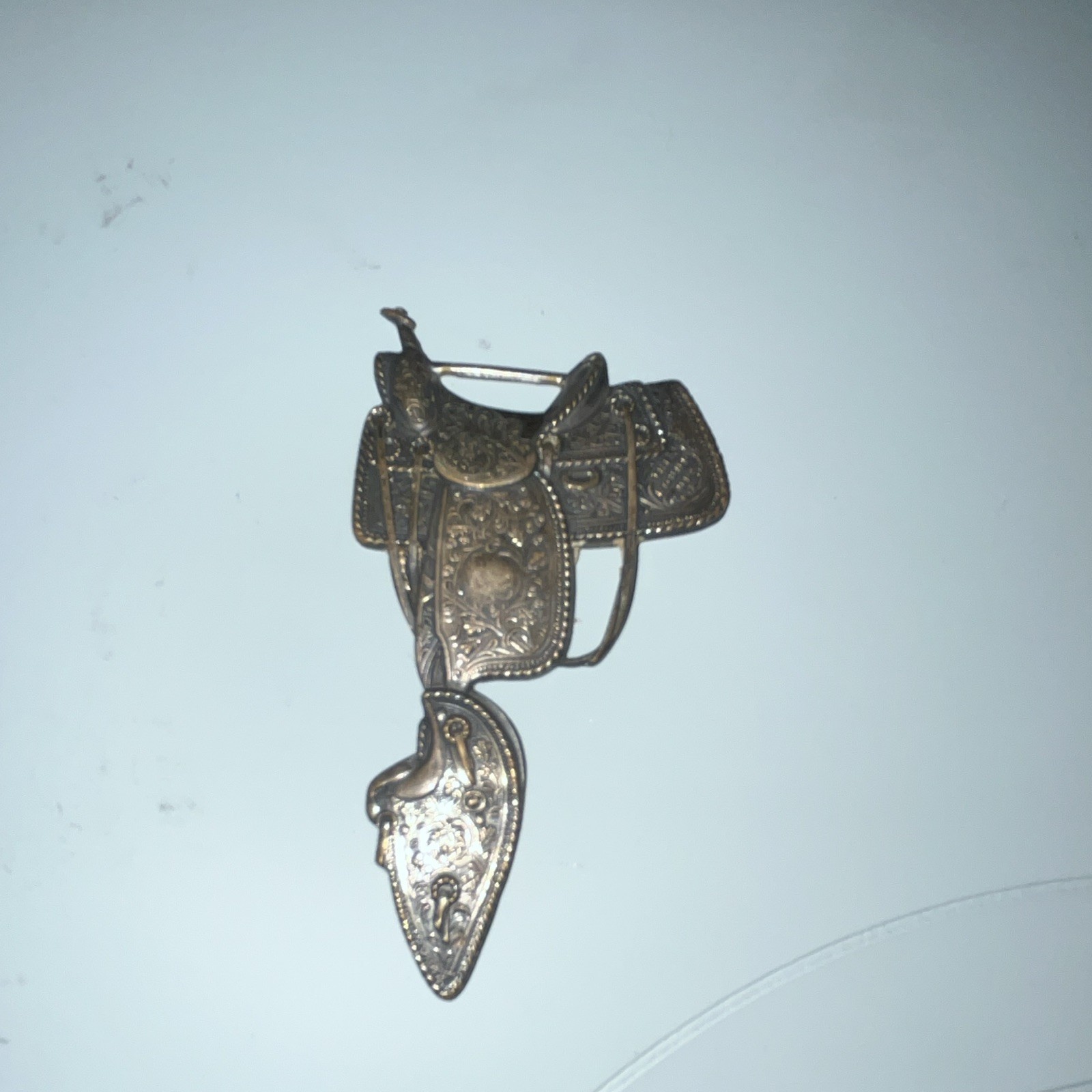 Hamilton Saddle Signed Western Saddle Pin, Silver Metal, Unisex Adults