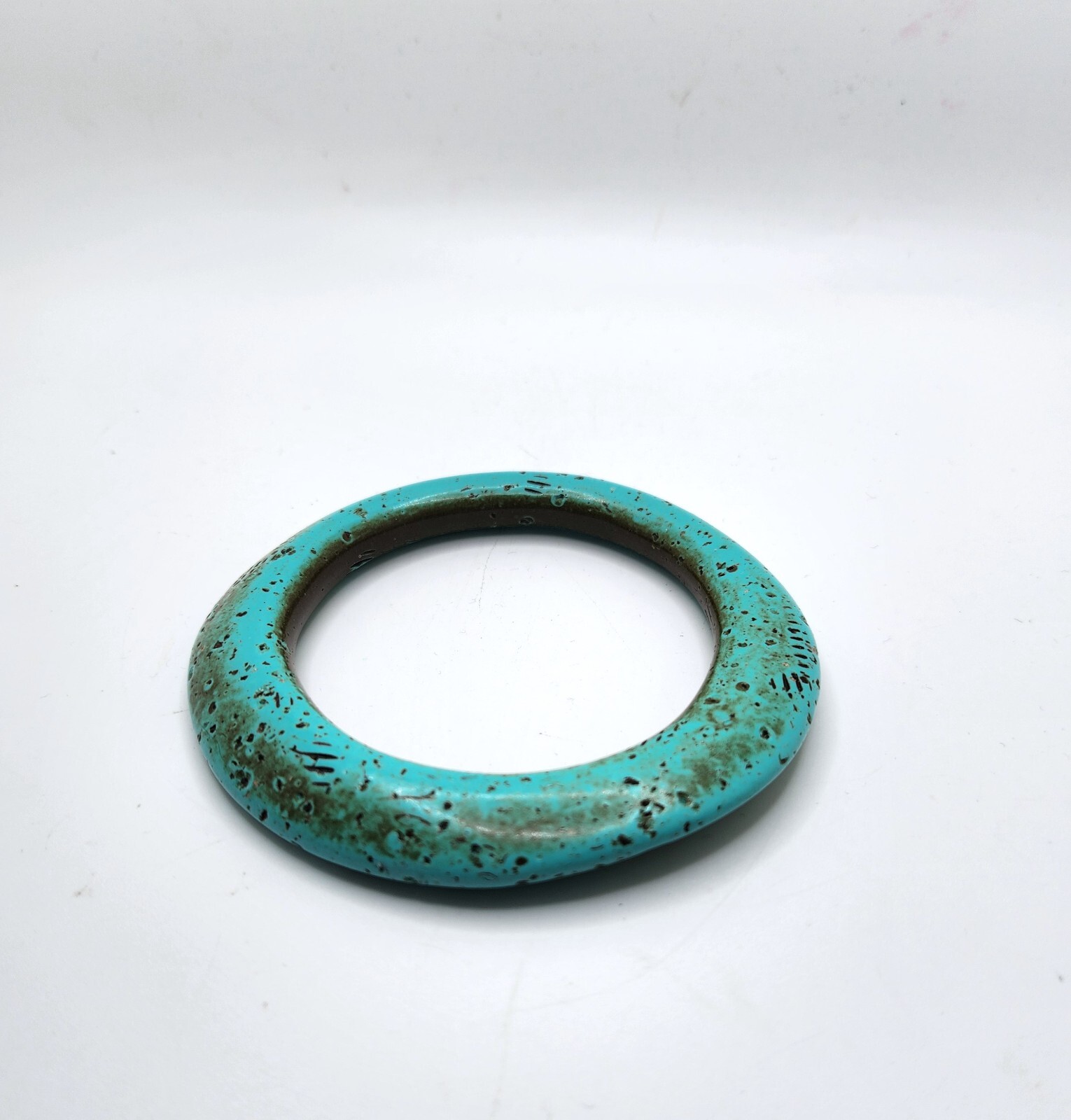 Vintage Angie Gooderham sculptural acrylic resin faux turquoise bangle bracelet