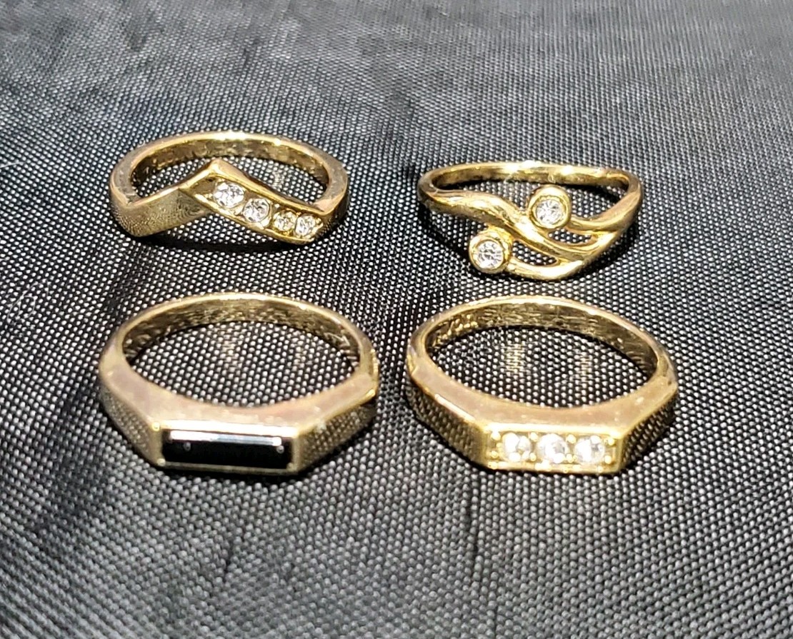 Lot Sale Of Vintage Avon 70’s Vintage Rings All Size 6