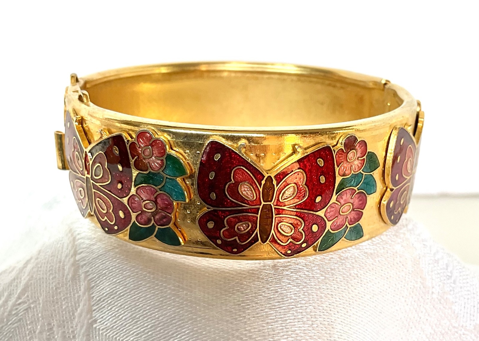Lot of 6 vintage costume jewelry pieces in red/gold tone shades