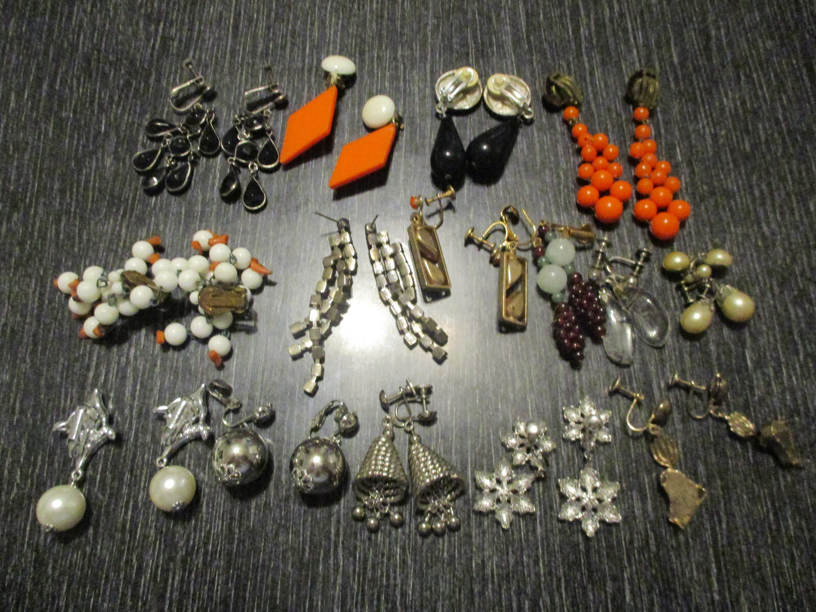 Lot 15 Vtg Estate Assorted Styles Sizes Chandelier Screwback Clip Earrings!48