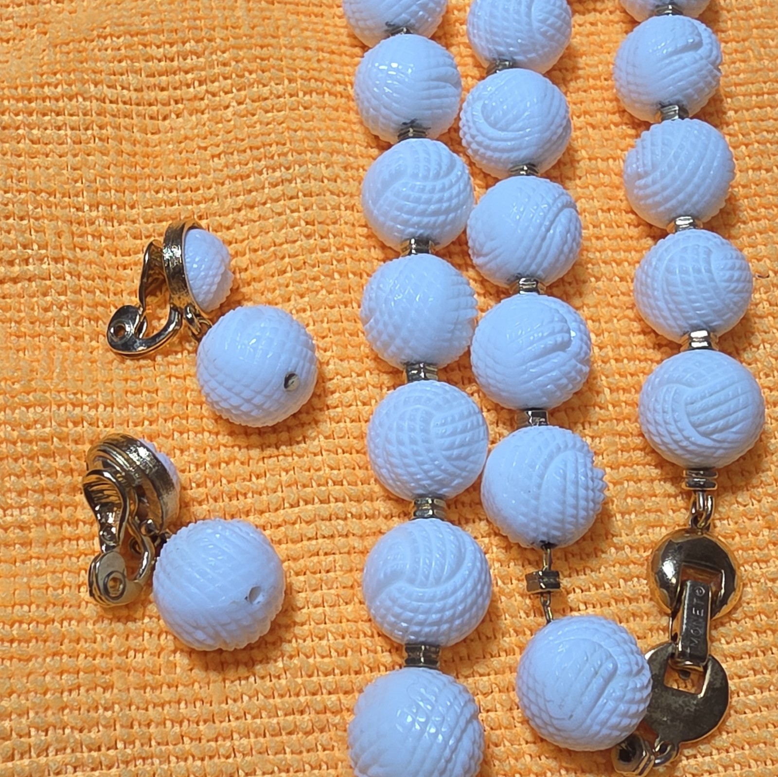 White Round Plastic Bead Necklace & Clip-On Earrings Jewelry Set for Women