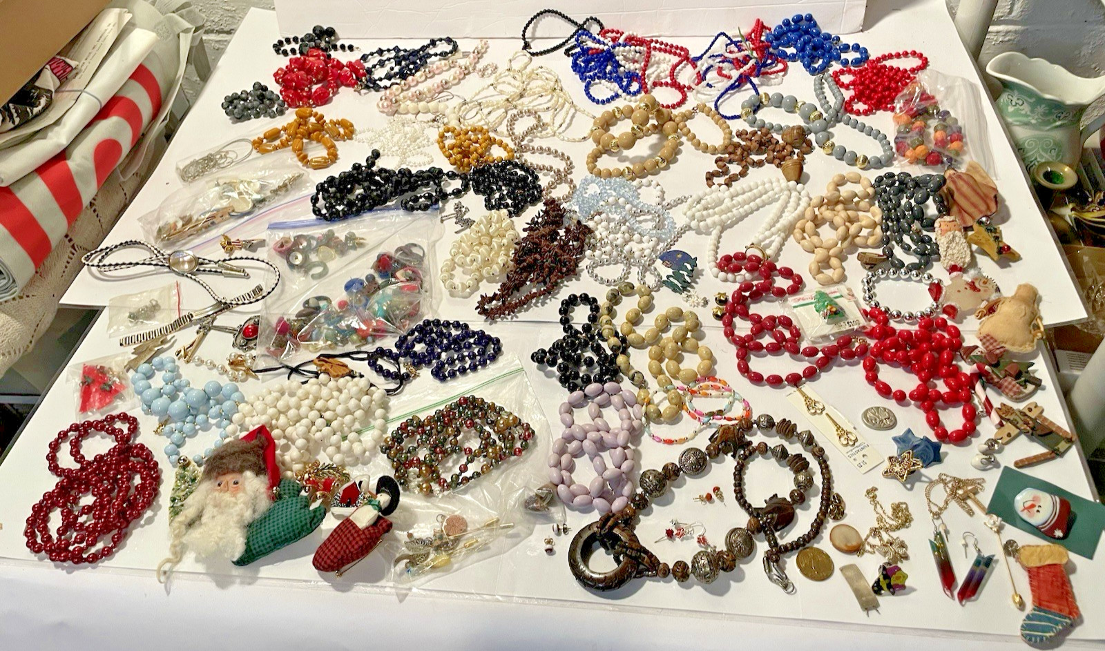 Estate 5 lb. Bag Mixed Jewelry Lot Vintage Modern DIY JUNK CRAFT REPAIR Unsorted