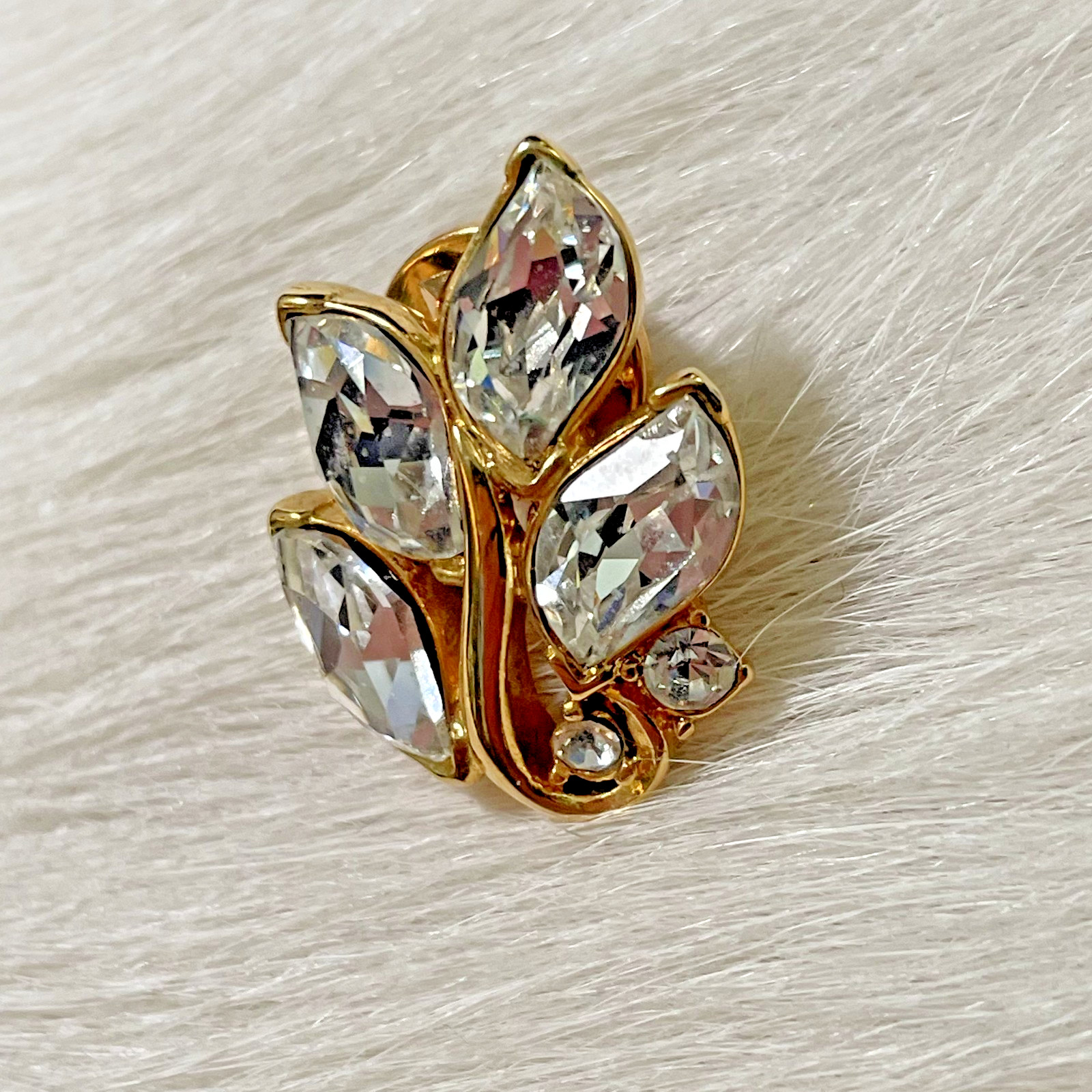 Vintage Trifari Unique Gold Tone Leaf Design Large Crystal Rhinestone Pin 70s