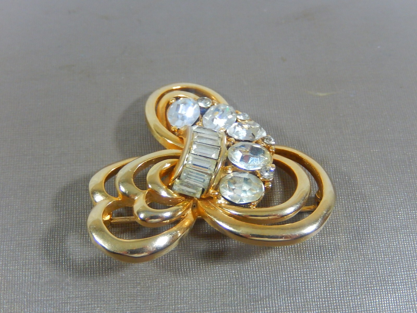 VITG HIGH END INVISIBLE SET CLEAR BAGUETTE OVAL & ROUND GP RHINESTONE BROOCH