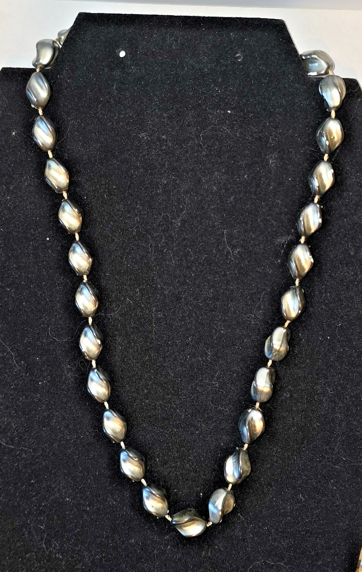 Vintage Gray Swirl Marbled Lucite Acrylic ? Bead Necklace Oval Retro MCM 17 In