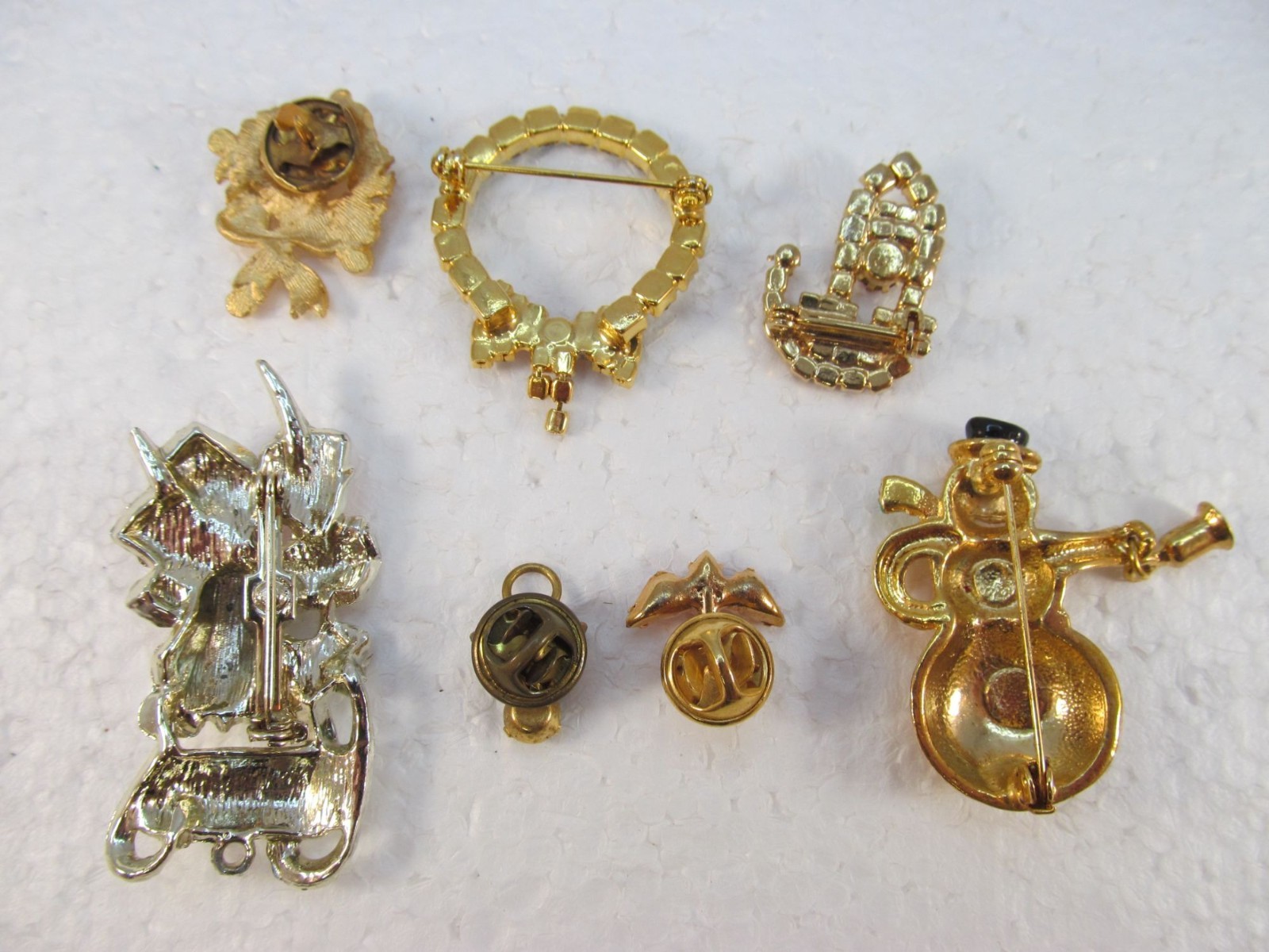 Vintage Christmas Holiday Brooches and Pins Lot of 7