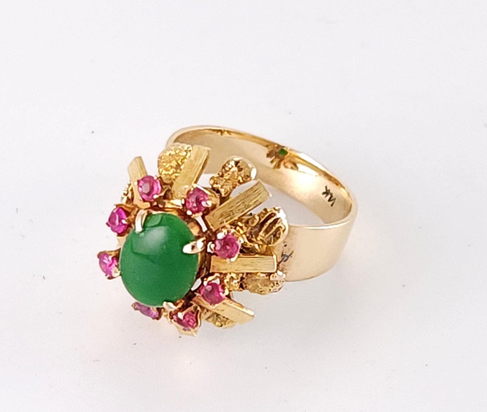 Vtg 14K Yellow Gold Brutalist Jade Ruby Sunburst Cocktail Ring – 5.64g size 5.5
