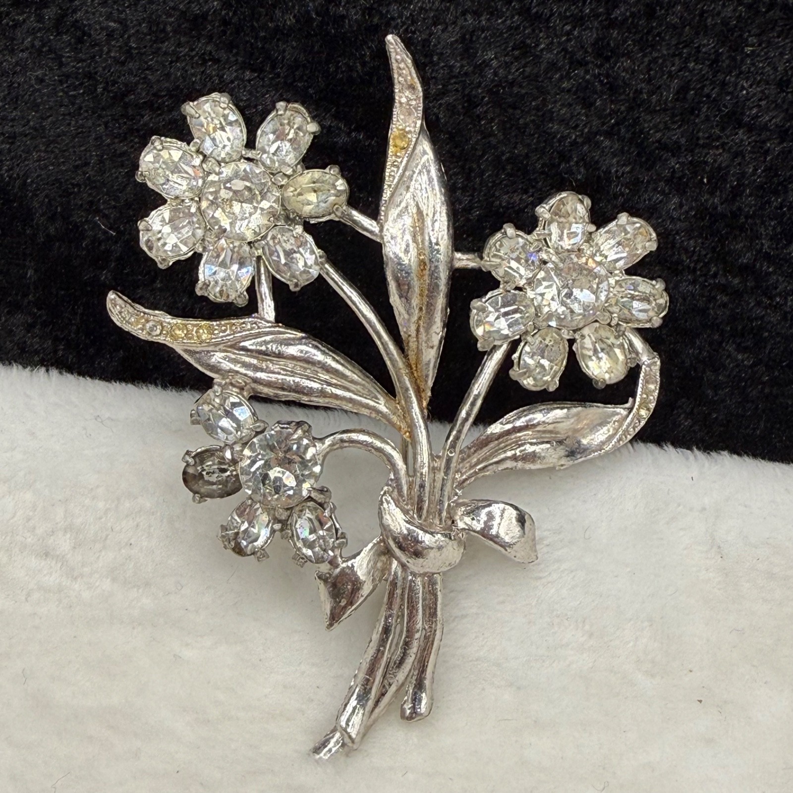 Vintage Rhinestone Flower Brooch Pot Metal Silver Tone READ