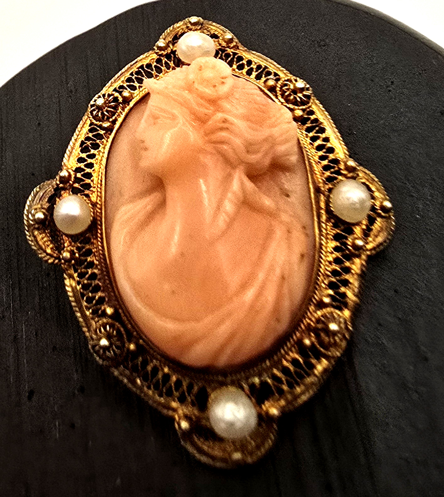 18K Gold Granulated Filigree Frame With High Relief Etruscan Revival Cameo