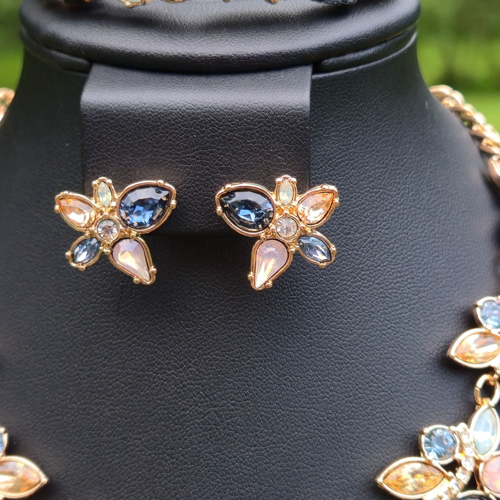 Vintage Avon Blushing Floral Necklace Bracelet Earrings Set Rhinestone Sparkle