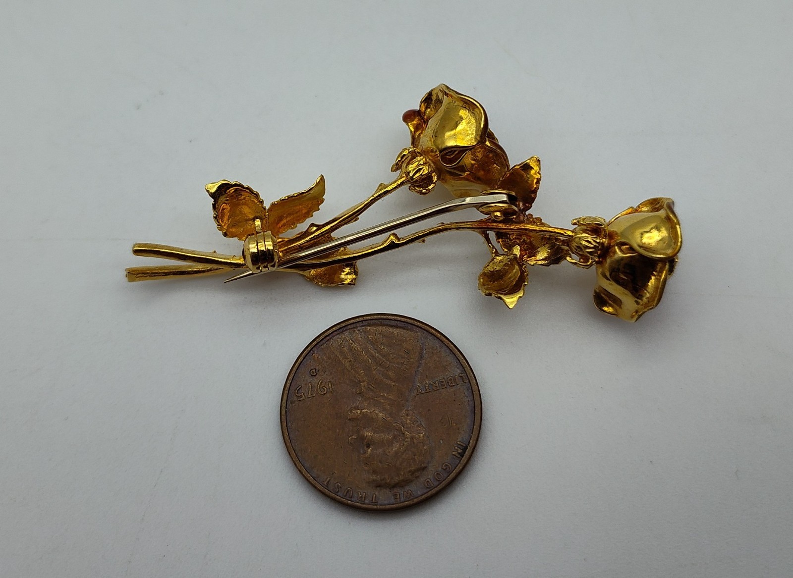 Vintage Long Stem Rose Flower Ruby Stone 18K Yellow Gold Enamel Brooch Pin Lapel
