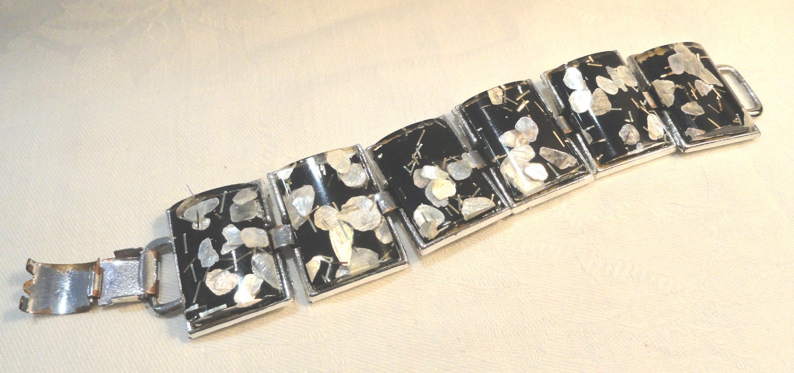 Vtg Chunky Lucite Confetti Bracelet Black White Gold