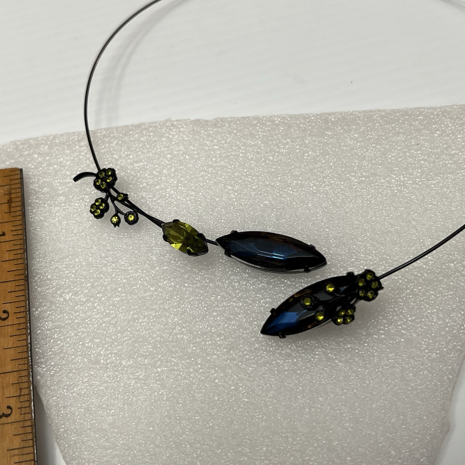 Vtg Set Black Shaped Wire Navy Denim Olive Stone Neck Choker Earring