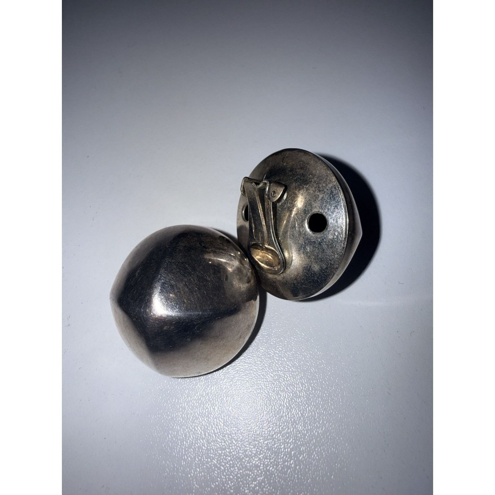 Vintage Y2K Silver-Tone Dome Clip On Earrings Jewelry