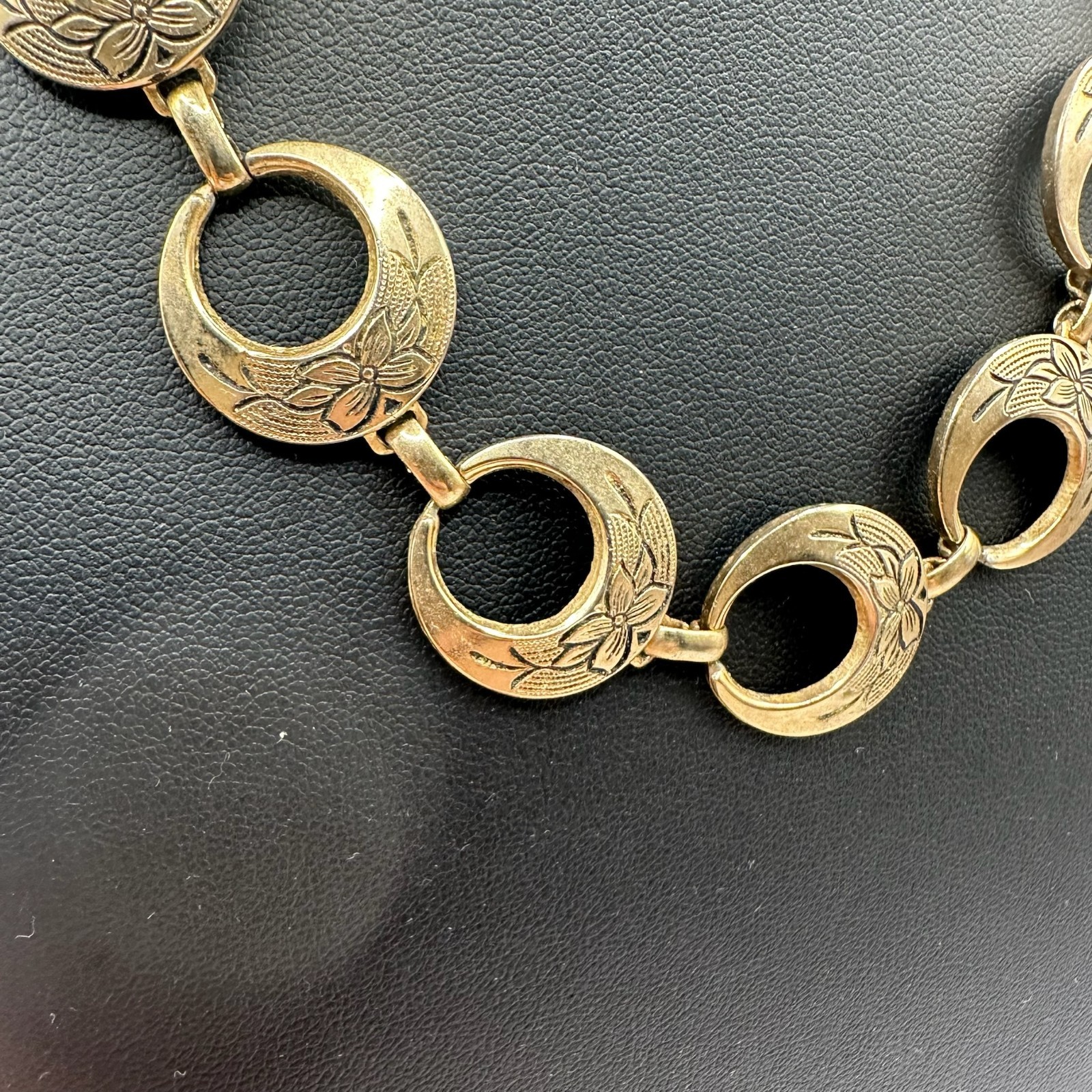 Vintage Open Circle Chain Choker Necklace Pamar Textured Link Gold Tone 13″ Boho
