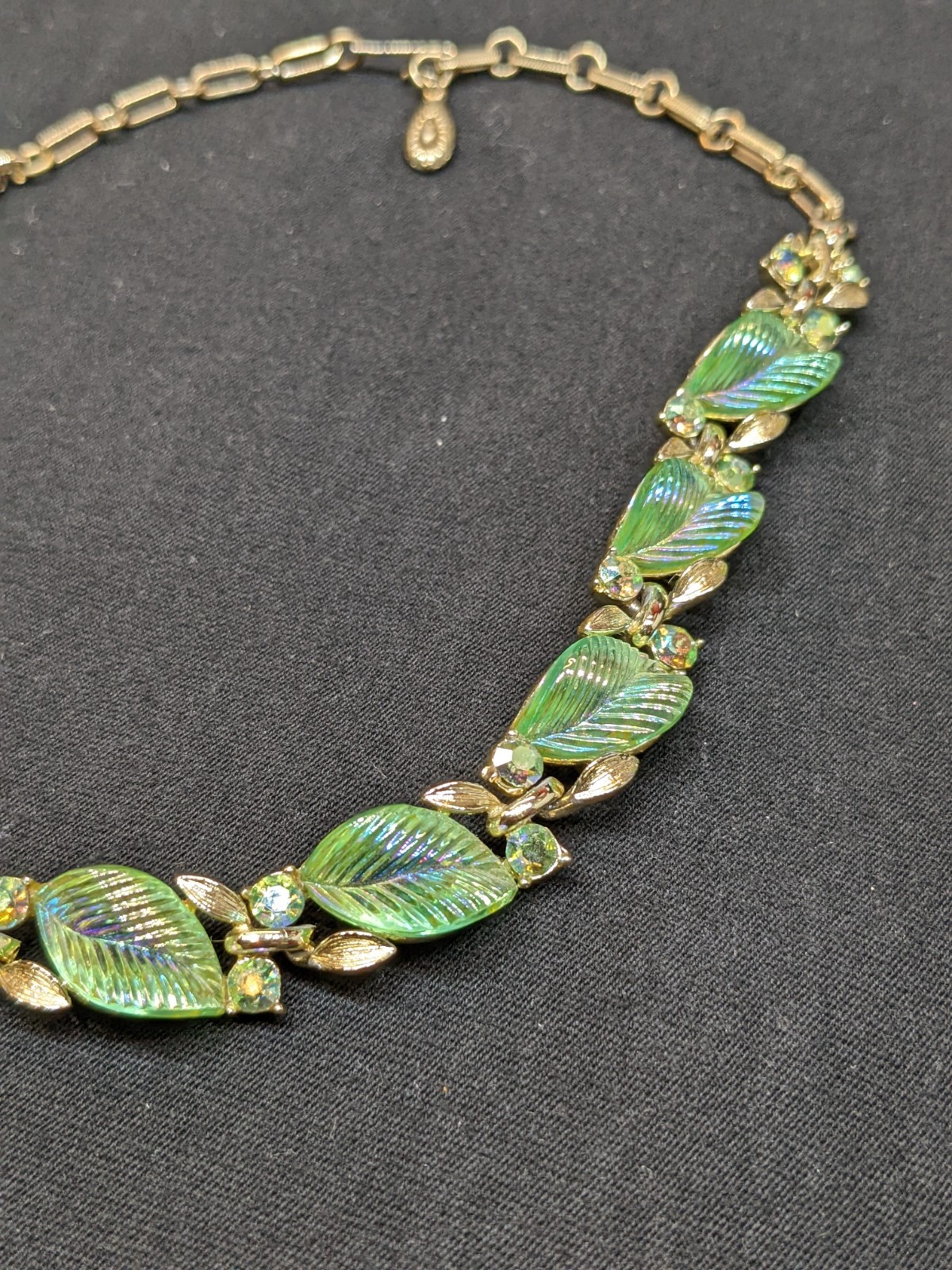 Vintage Lisner Green Necklace Iridescent Leaf Gold Tone AB Rhinestone Signed 16″