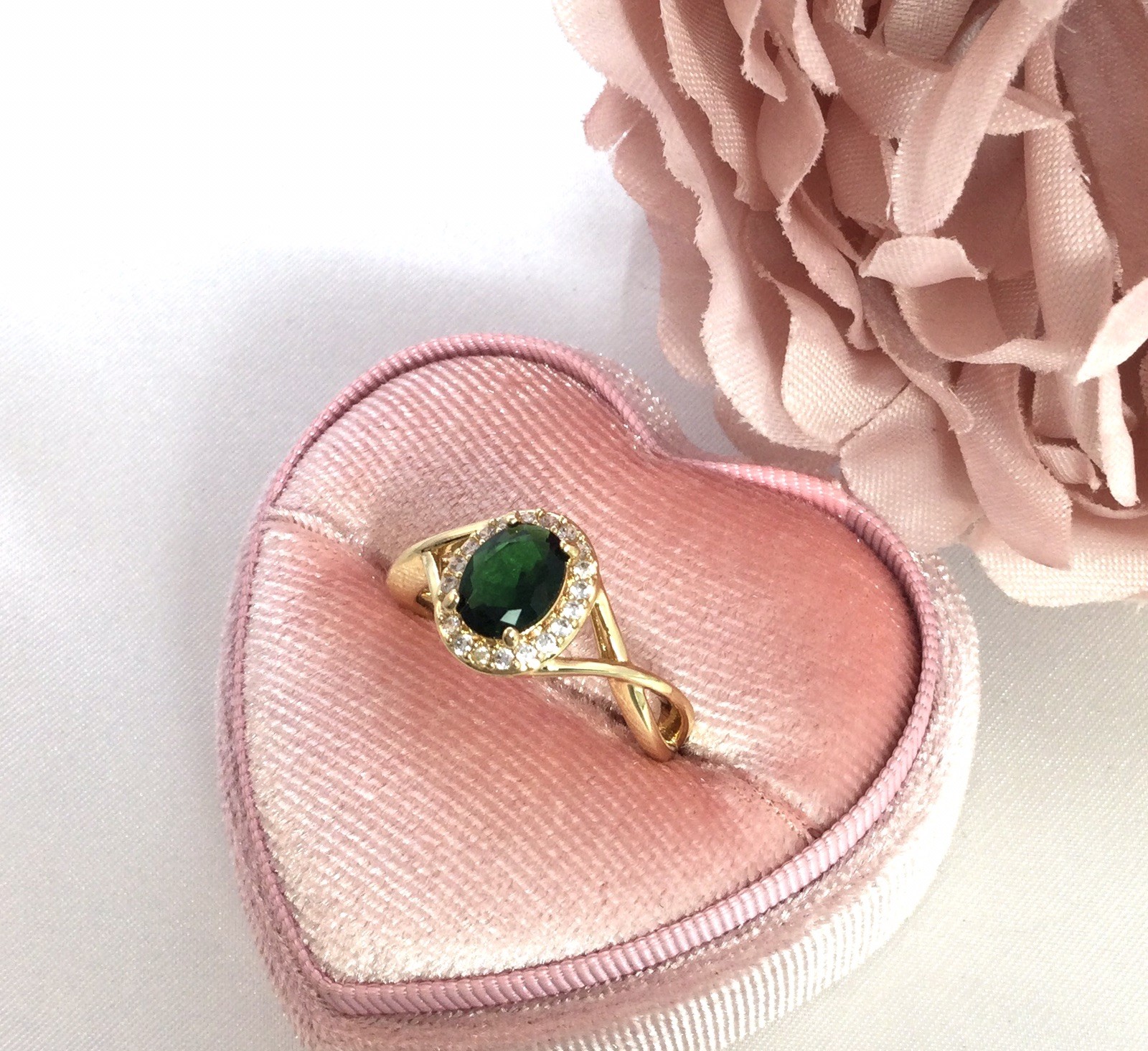 Vintage Jewellery Gold Ring Emerald and White Sapphires Antique Deco Jewelry