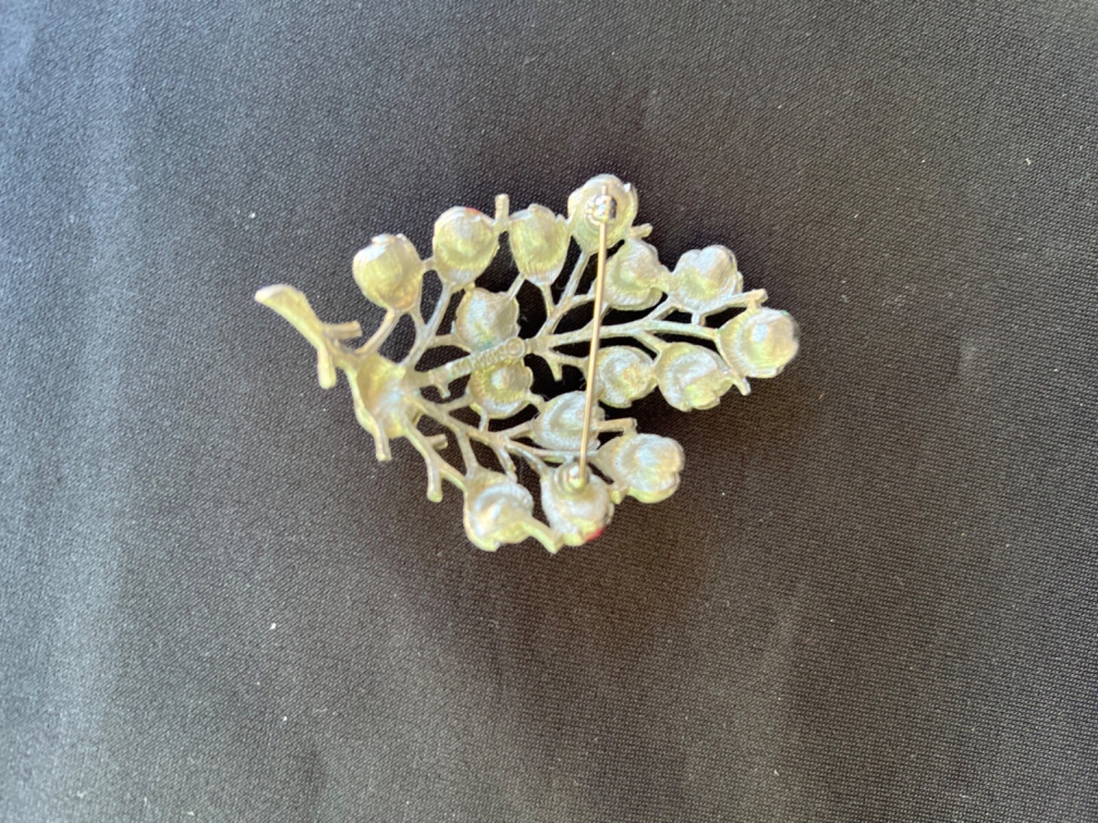 VINTAGE 1962 SARAH COVENTRY PINK PURPLE RHINESTONE WISTERIA BROOCH PIN