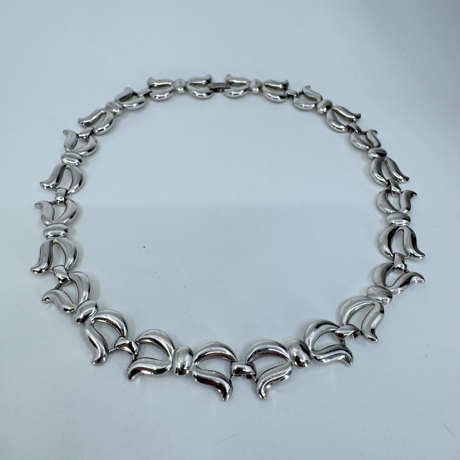 Monet Vintage Silver Tone Scroll Link Collar Necklace 15 Inch Bow Design