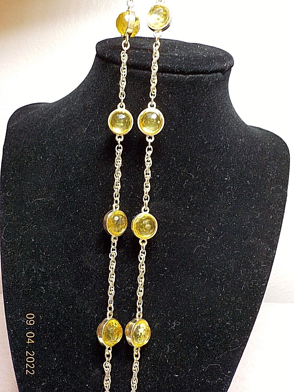 J CREW FACETED YELLOW 10 CRYSTAL BALLS ON TWISTED OVAL GOLDTONE METAL CHAIN