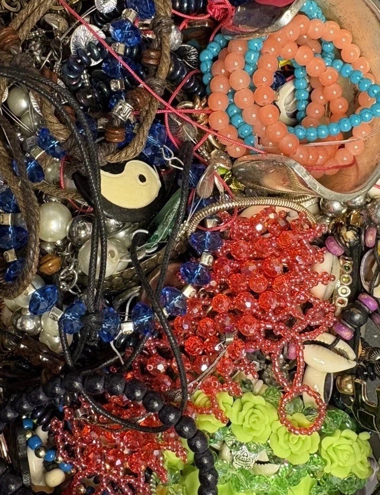5 Pounds Unsearched Lot Jewelry Old Vintage & Modern Wear & Junk Mixed In