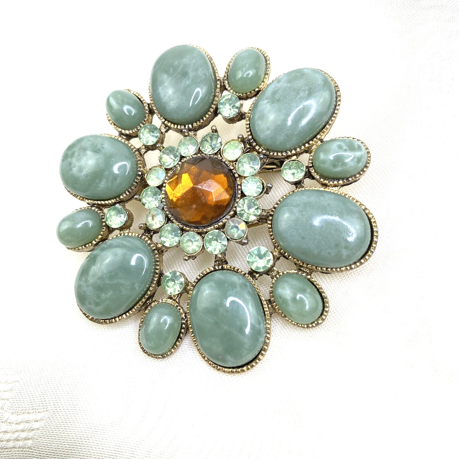 Green Ovals Rhinestones Around Multi-Faceted Amber Center Pin Brooch Hat Hair