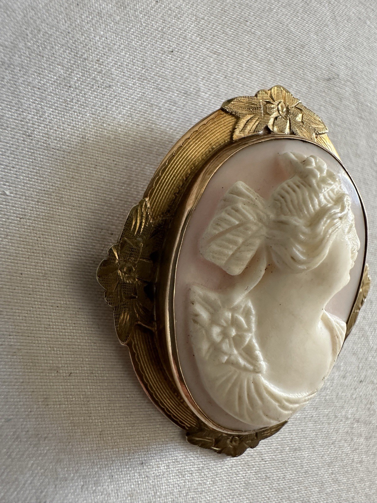 Antique 10K Gold Pink Shell Cameo Brooch Pendant Engraved Gorgeous